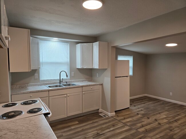 Photo - 207 Hidell Rd House