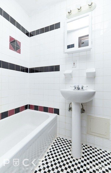 Foto del edificio - 520 E 14th St