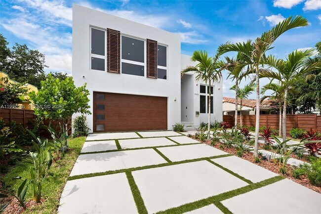 Foto del edificio - 1615 NE 3rd Ct