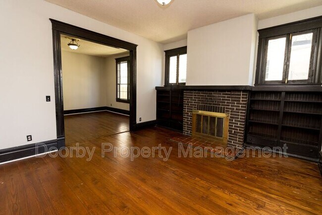 Foto del edificio - 1704 Duncan Ave
