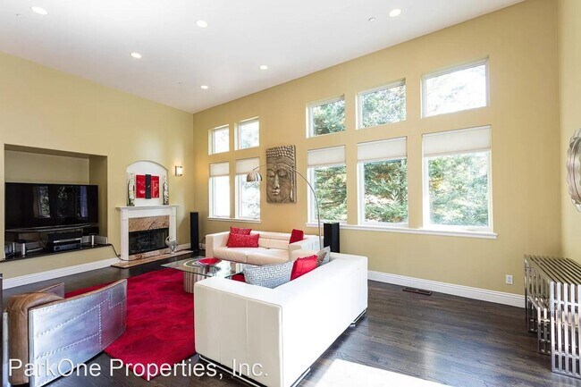 Building Photo - 3 br, 3 bath House - 7164 Buckingham Blvd