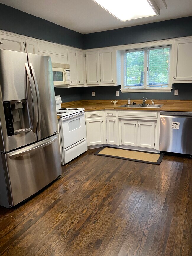 Kitchen - 4301 W 111th Ter