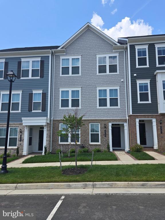 Building Photo - 1745 Riverbluff Ave