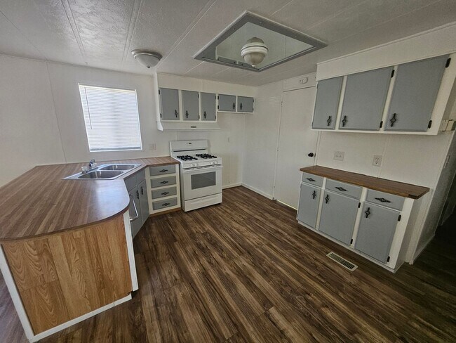Foto del edificio - 2 Bedroom Manufactured Home Located In Bul...