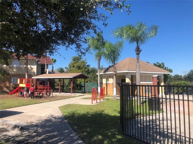 Foto del edificio - 3714 Palm Desert Ln