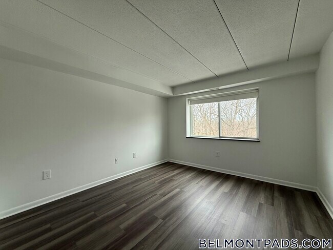 Building Photo - 55 Hill Rd