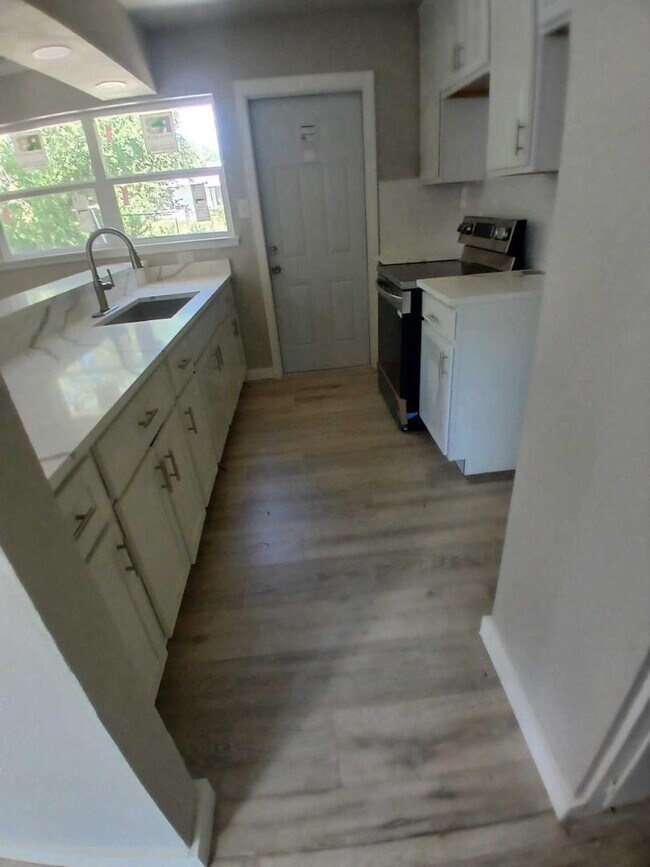 Foto del edificio - 221 Park Ln