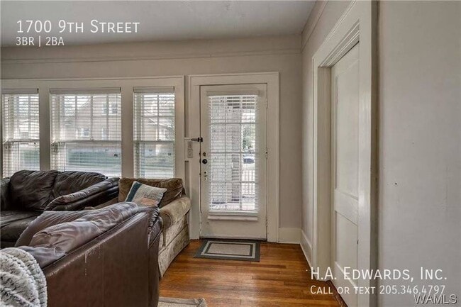 Photo - 1700 9th St House