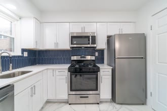 Building Photo - 501 Adams Ln