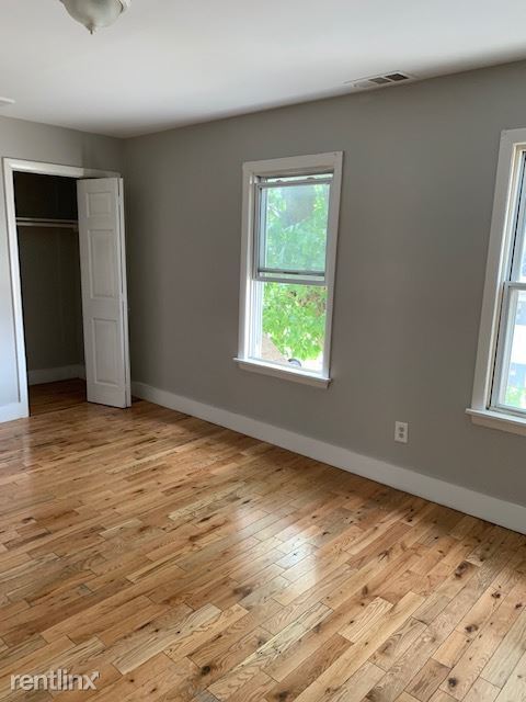 Foto del edificio - 3 br, 2 bath House - 105 Haven St