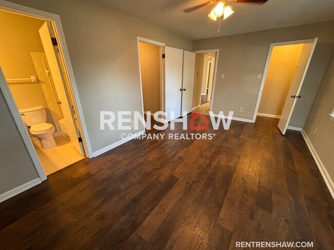 Building Photo - Text the Leasing Team at 901-820-4367 to S...