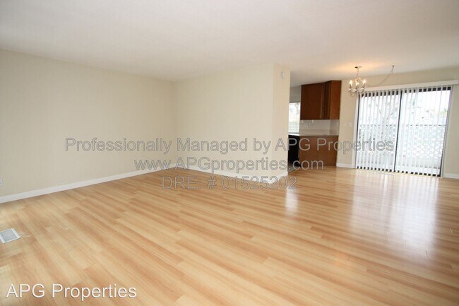 Building Photo - 2 br, 1.5 bath House - 116 S Seneca Cir #8