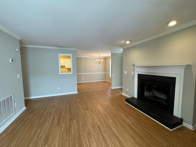 Building Photo - 7424 Riverview Knoll Ct