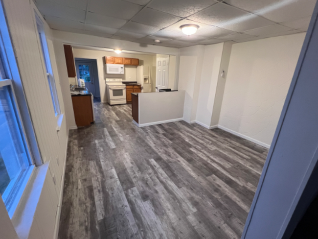 Building Photo - 2509 S Snyder Ave