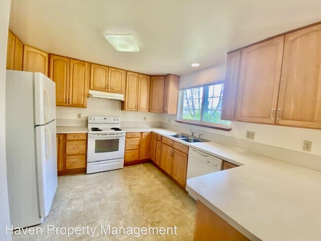 Building Photo - 2 br, 1.5 bath House - 2447 Maple Valley Hwy