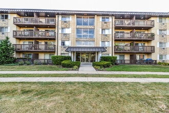 Building Photo - 2218 S Goebbert Rd