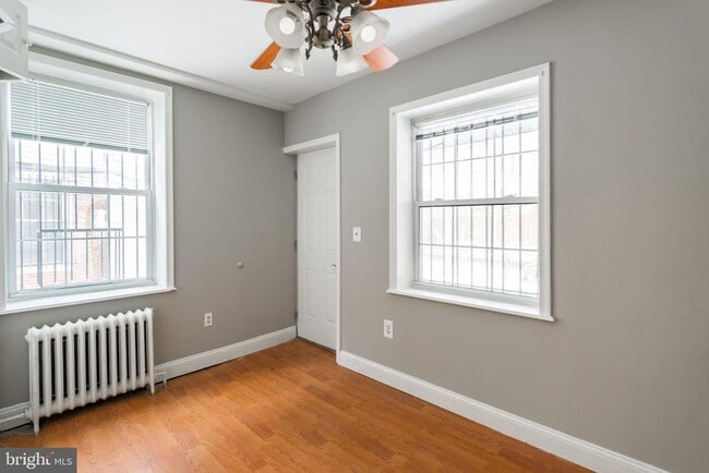 Foto del edificio - 2123 Spring Garden St