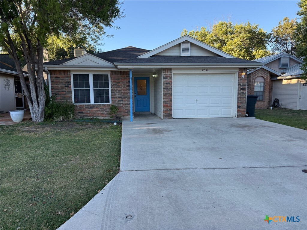 Primary Photo - 758 Briarbend Dr