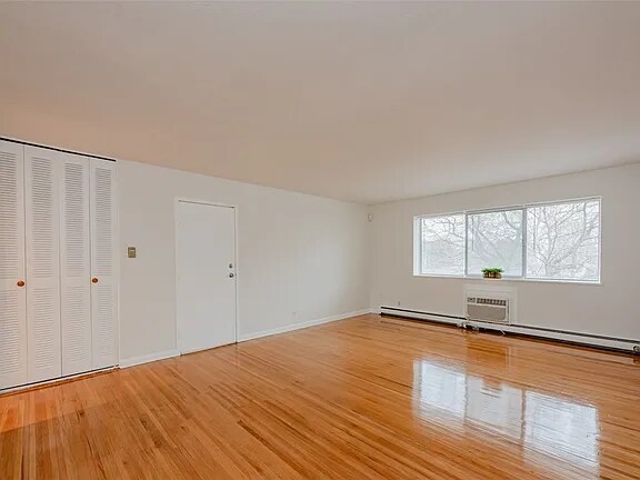 Foto del edificio - 2456 East Ave