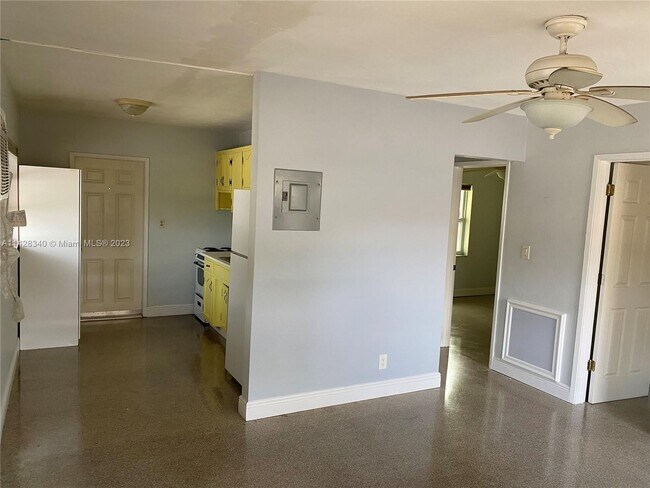 Building Photo - 1520 Dixie Hwy