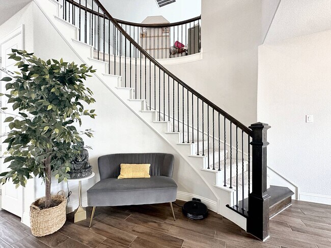 Building Photo - Dream Home with TONS of Upgrades