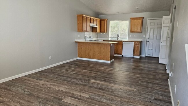 Building Photo - Del Rio Duplex