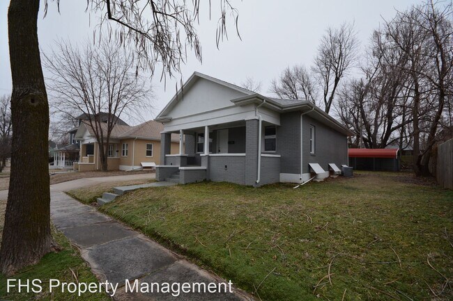 Foto del edificio - 3 br, 1 bath House - 529 E. Locust Street