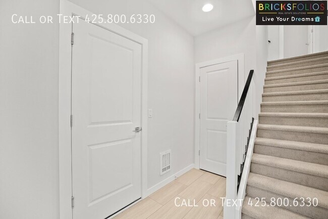 Building Photo - Brand New Townhome for Rent in Lake Stevens