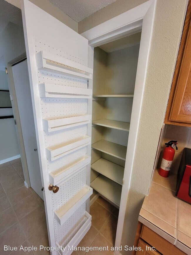 Foto del edificio - 1 br, 1 bath House - 12534 E. Cornell Ave ...