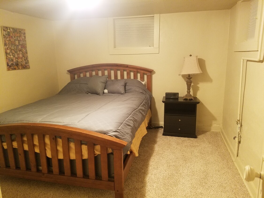Bedroom - 521 Harrison St