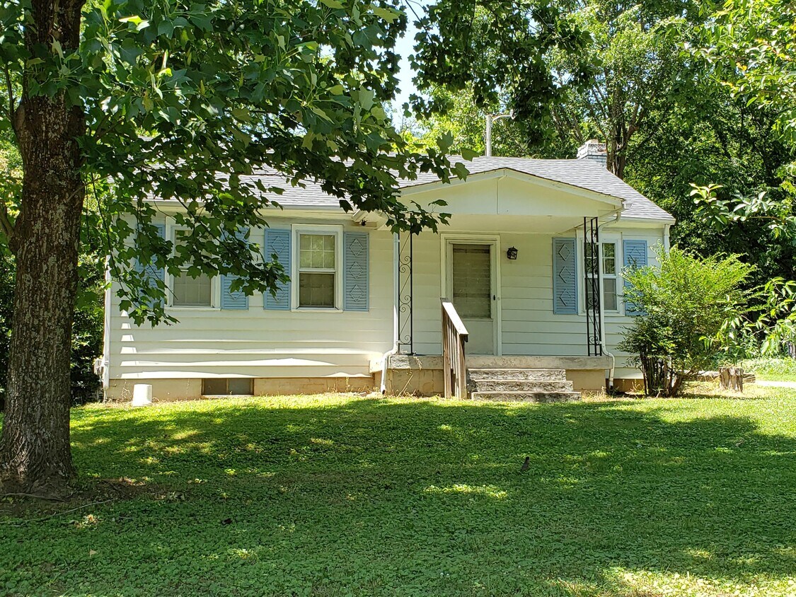 Foto principal - 404 Valley View Dr