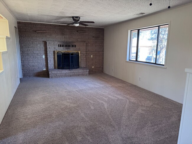 Foto del edificio - 4 Bedroom, 2 Bathroom Home in Edgewood, NM.