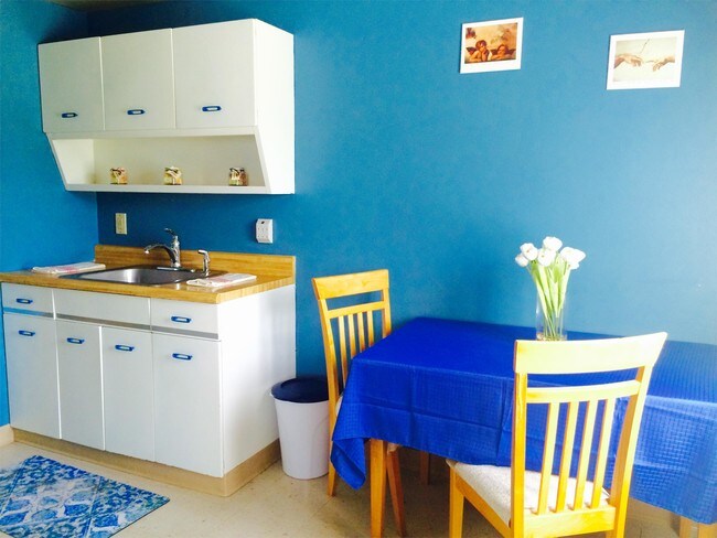 Building Photo - 1058 Eastway Dr