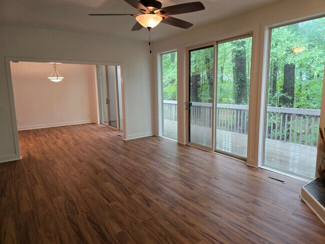 Building Photo - Multigenerational or Grad Student Living! Spacious One-Story End Unit in Prime Location on 54