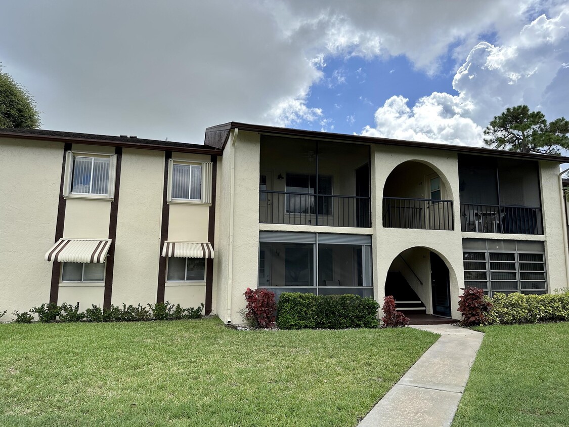 3624 La Aires Ct Unit A2, Greenacres, FL 33463 Condo for Rent in