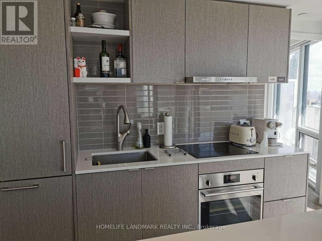 Building Photo - 100 Harbour St