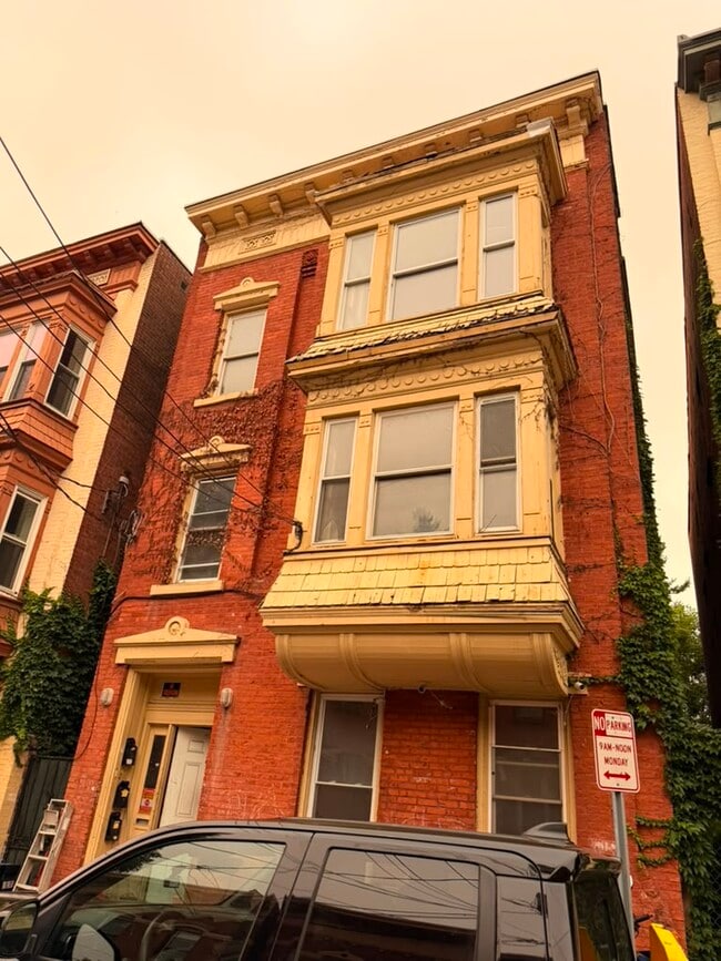 Building Photo - 381 8th St