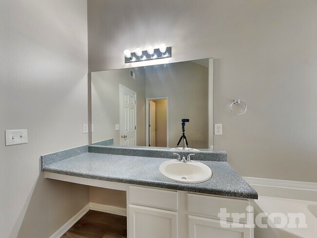 Foto del edificio - 240 Kings Cove