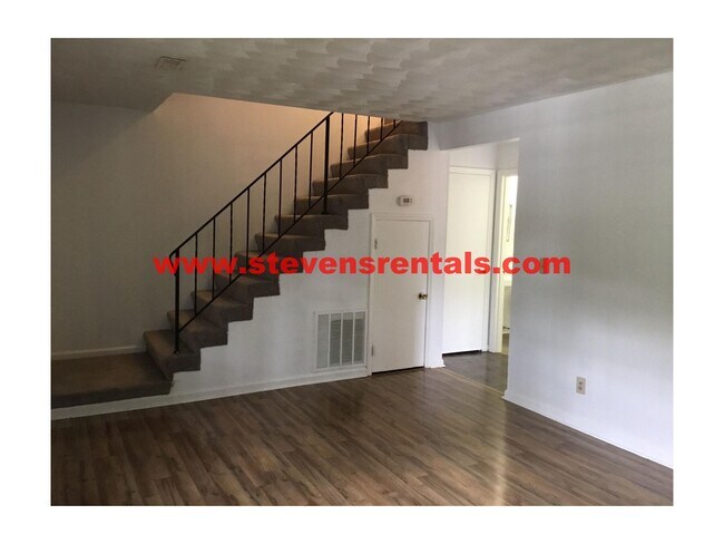 Foto del edificio - 2 Bedroom Duplex