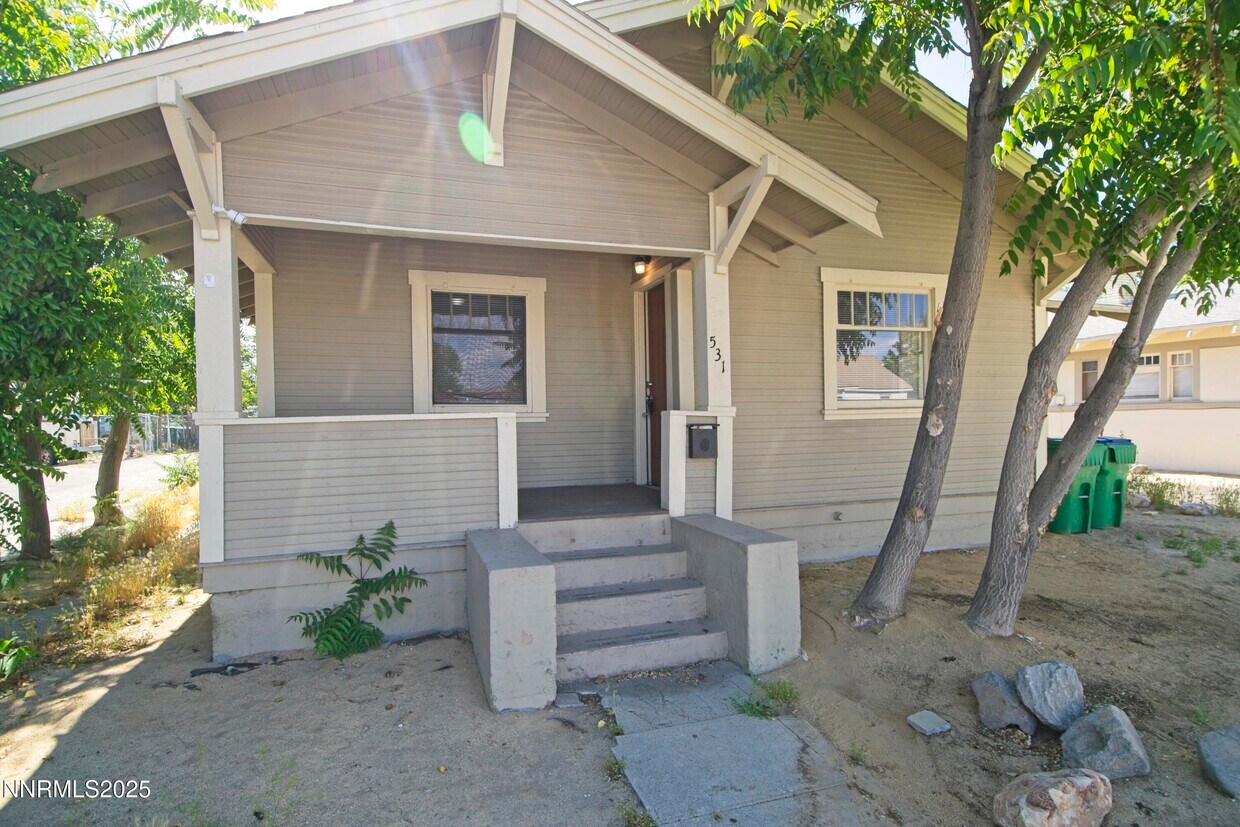 Foto principal - 531 12th St