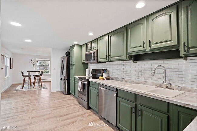 Building Photo - 2 br, 2 bath House - 8144 31st Ave SW