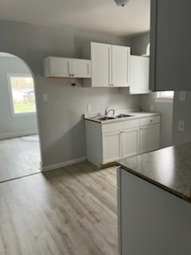 Foto del edificio - 2 bedroom, 1 bathroom home near Bunn Park ...