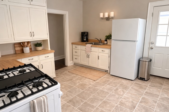 Building Photo - 2529 Polk St NE