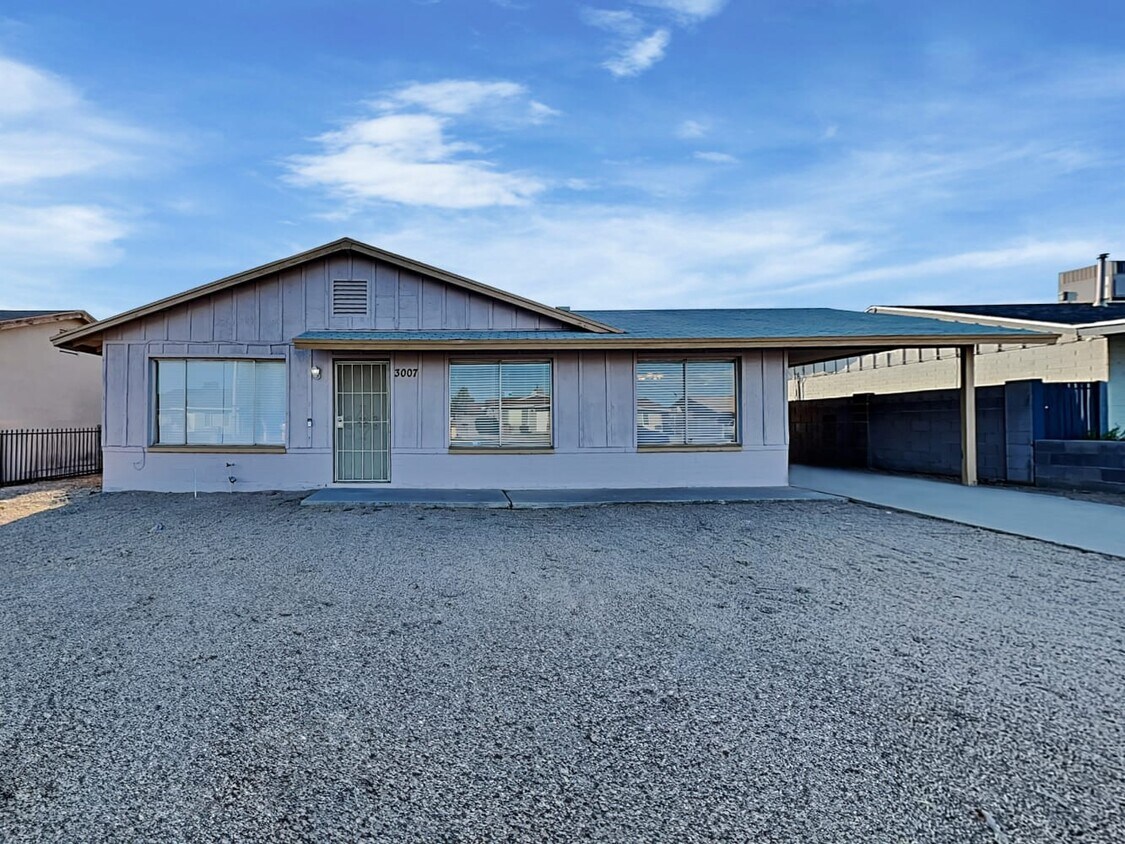Primary Photo - 3007 N 87th Ave