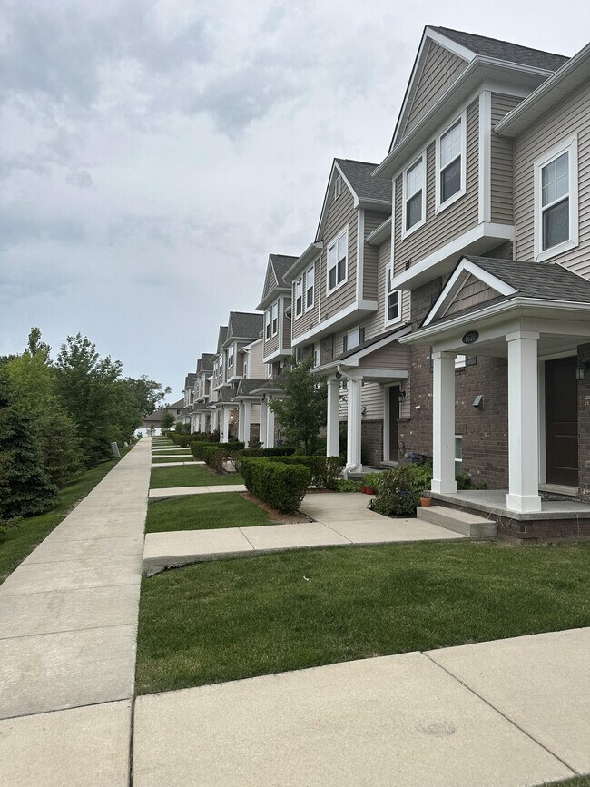 Building Photo - 4628 Bradley Cir