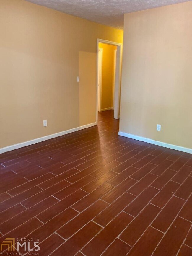 Foto del edificio - 142 Summerwood Dr