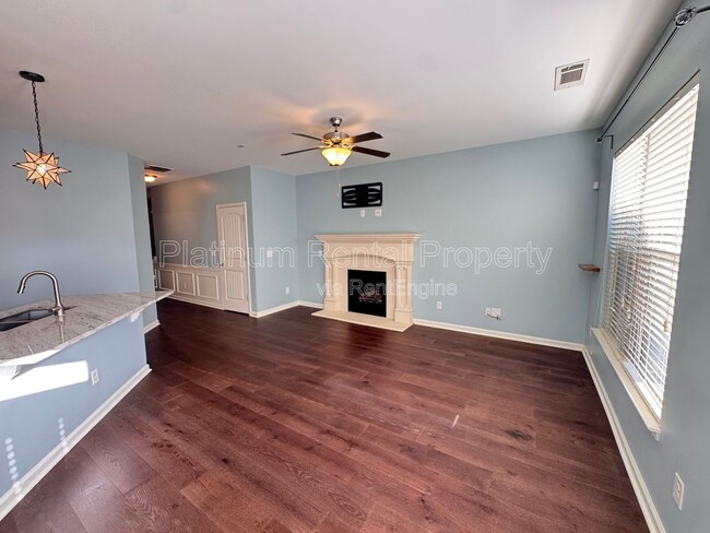 Foto del edificio - 211 Creek Side Pass