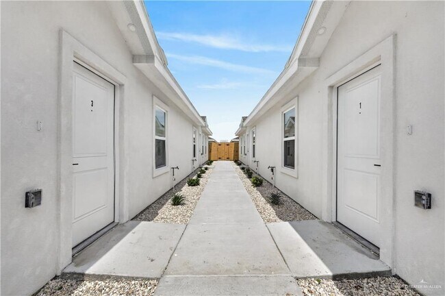 Building Photo - 15 N 39th St