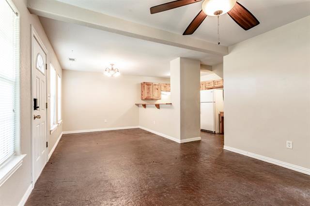 Building Photo - 206 Pr 4573
