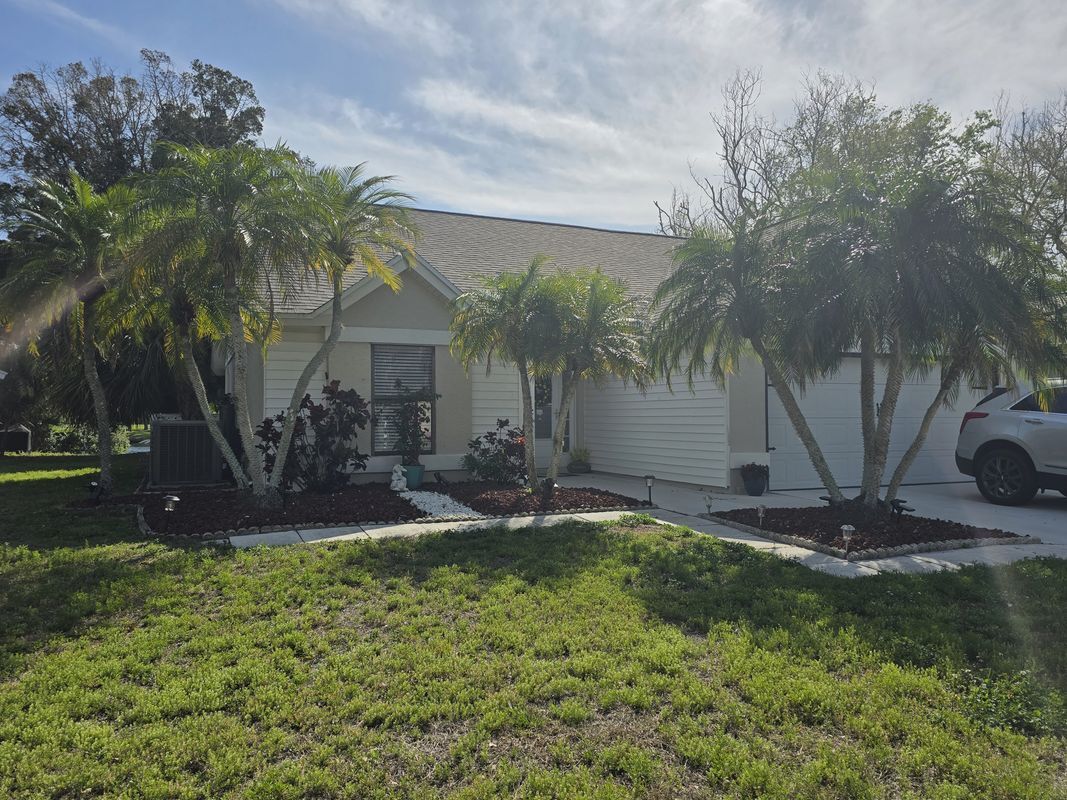Foto principal - 612 49th St E